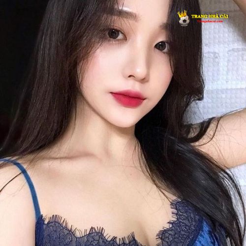 Nhan sắc xinh đẹp của cô nàng hot girl Facebook