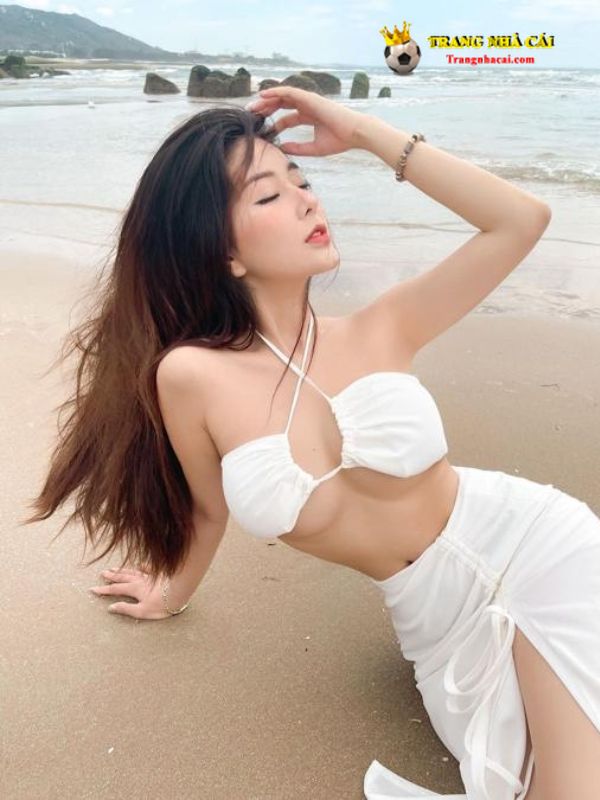 Gương mặt xinh xắn, sắc sảo của cô nàng hot girl