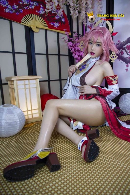 Gái cosplay thể hiện tình yêu với truyện tranh