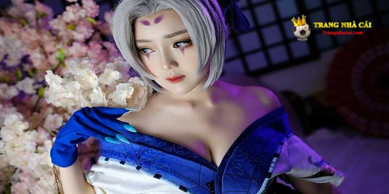 Gái xinh cosplay thường có vẻ ngoài trong sáng, thánh thiện 