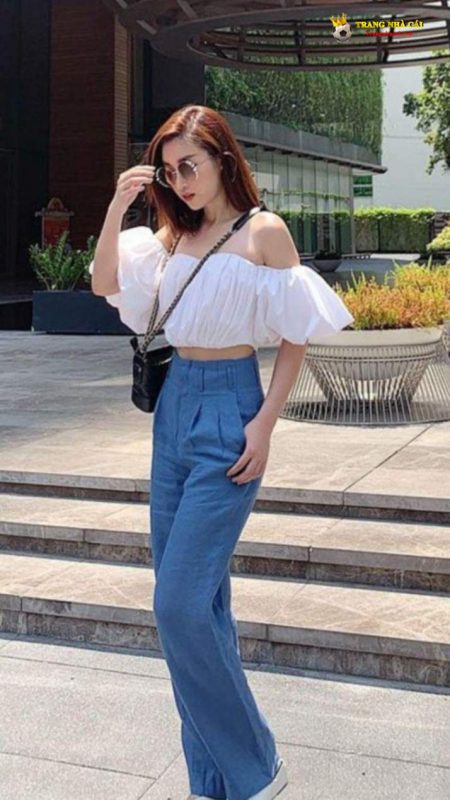 Phong cách kết hợp giữa áo croptop với quần jean cực ấn tượng