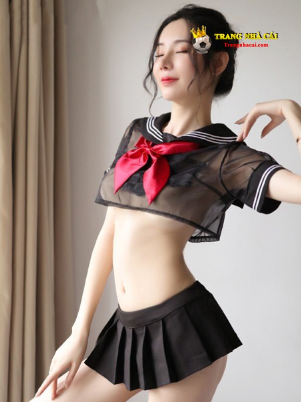 Trang phục thuỷ thủ váy ngắn cho nàng thích Cosplay