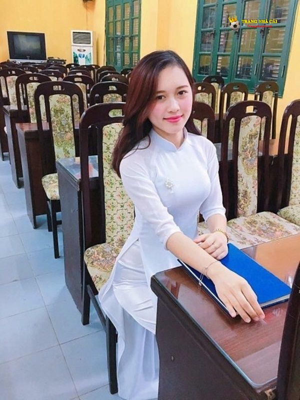 Cô giáo xinh và niềm đam mê trong công việc