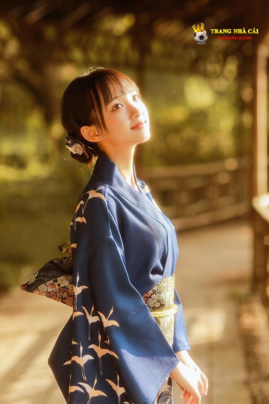 Gái xinh Nhật Bản trong bộ kimono truyền thống