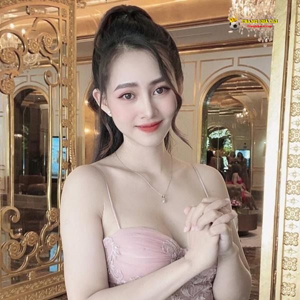 Thu hút người xem với nụ cười và body cực cháy